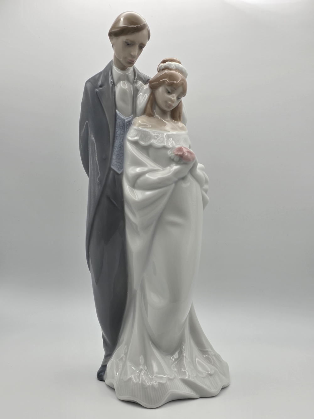 NAO by Lladró Love Always #1437 Bride Groom Figurine w/ Original Box